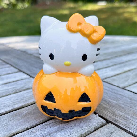 Halloween Hello Kitty In Pumpkin Red Diffuser Cinnamon Scent Oil New in Box - Picture 5 of 16